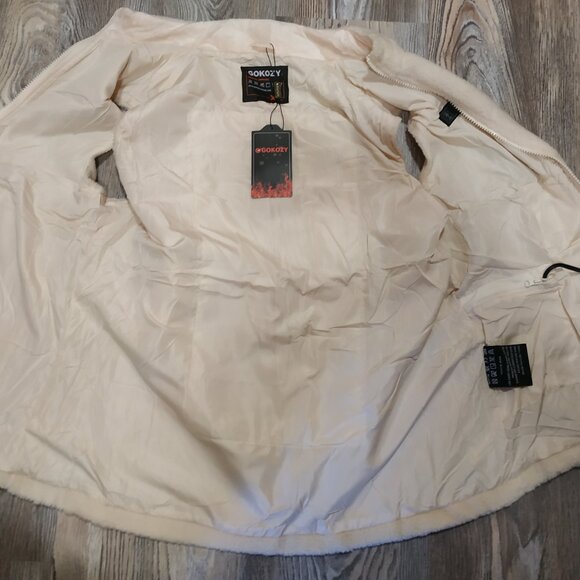 Heated Vest with Faux Fleece and 10000mAh Power Bank - Picture 4 of 8